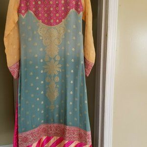 Pakistani Shalwar Kameez dress